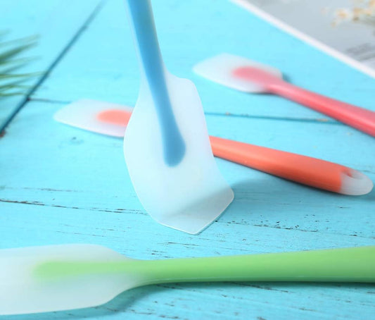 HiramWare Silicone Spatula Set of 4 - Heat Resistant Flexible Spatula 450F with Stainless Steel Core - Food Grade Premium Good Grip Kitchen Utensils - Seamless, Heavy Duty, BPA Free, Dishwasher Safe