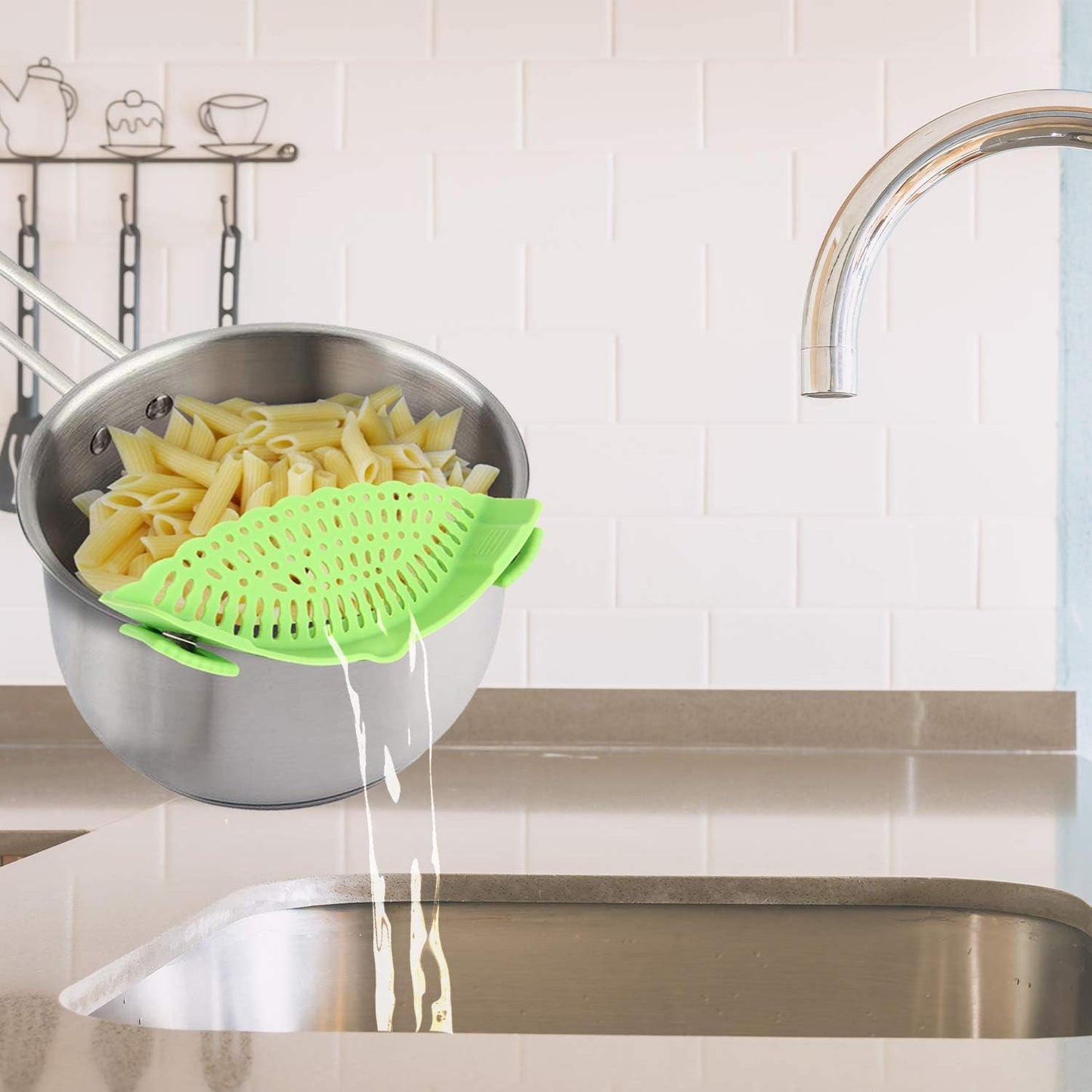 Clip On Strainer Silicone for All Pots and Pans, Pasta Strainer Clip on Food Strainer for Meat Vegetables Fruit Silicone Kitchen Colander (Grey)