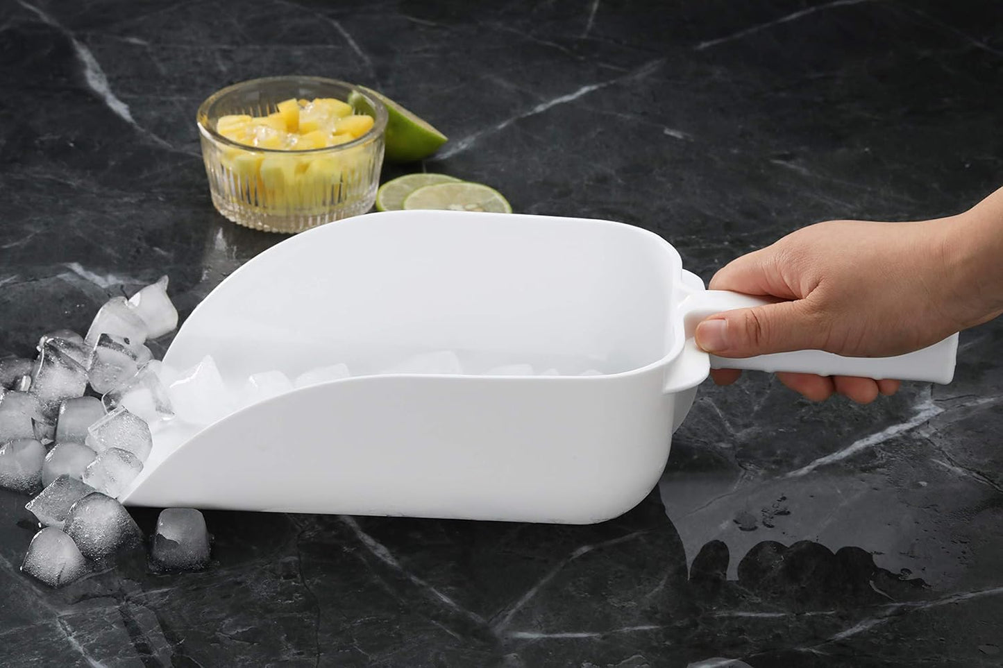 New Star Foodservice 34400 Polycarbonate Plastic Utility Ice Scoop, Clear, 12-Ounce
