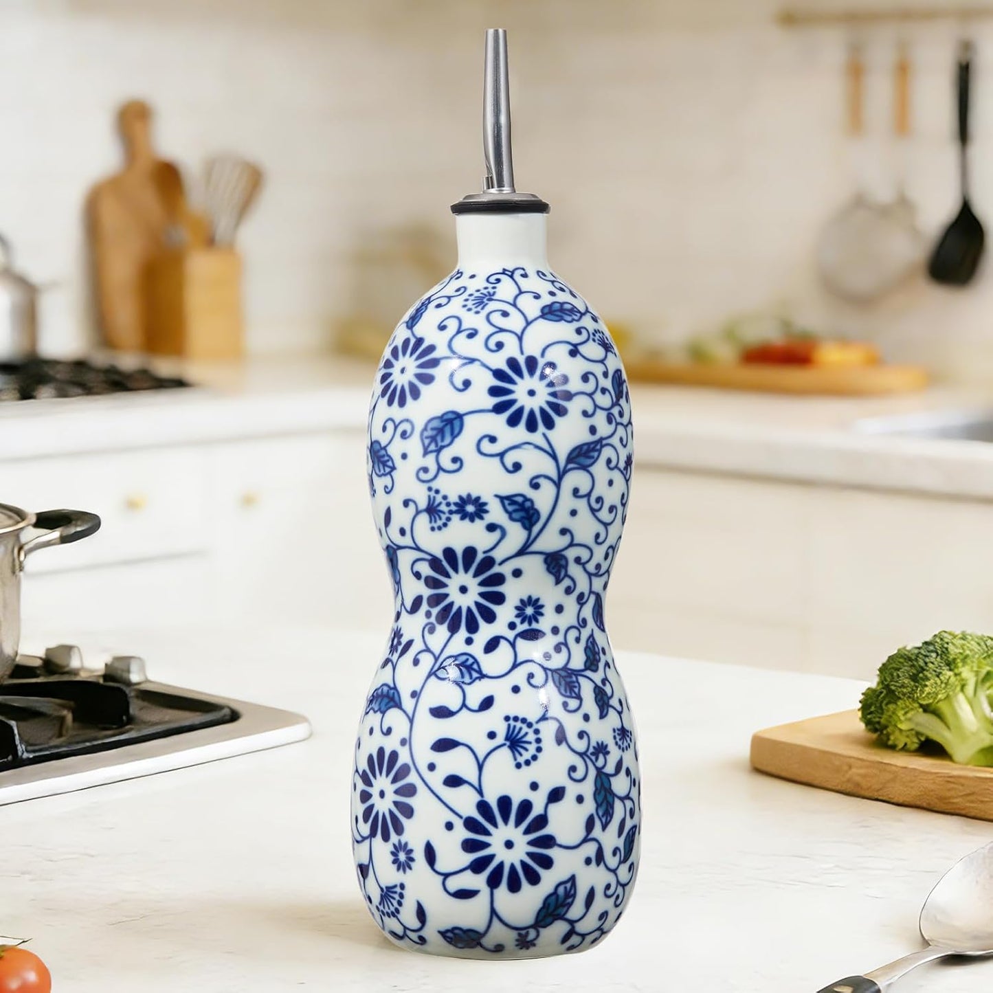 20oz Vintage Ceramic Olive Oil Dispenser Bottle, Gourd Shape Blue and White Porcelain Oil Bottle with Spout and Funnel,Drip-Free Cruet, for Oil, Vinegar, Soy Sauce, Coffee Syrup, Liquids