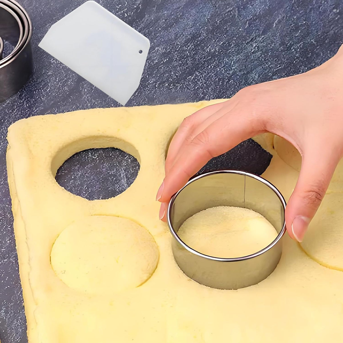 6 Pack Round Cookie Cutter Set (2, 3, 3.5, 4, 5, 6 Inch) Biscuit Cutters