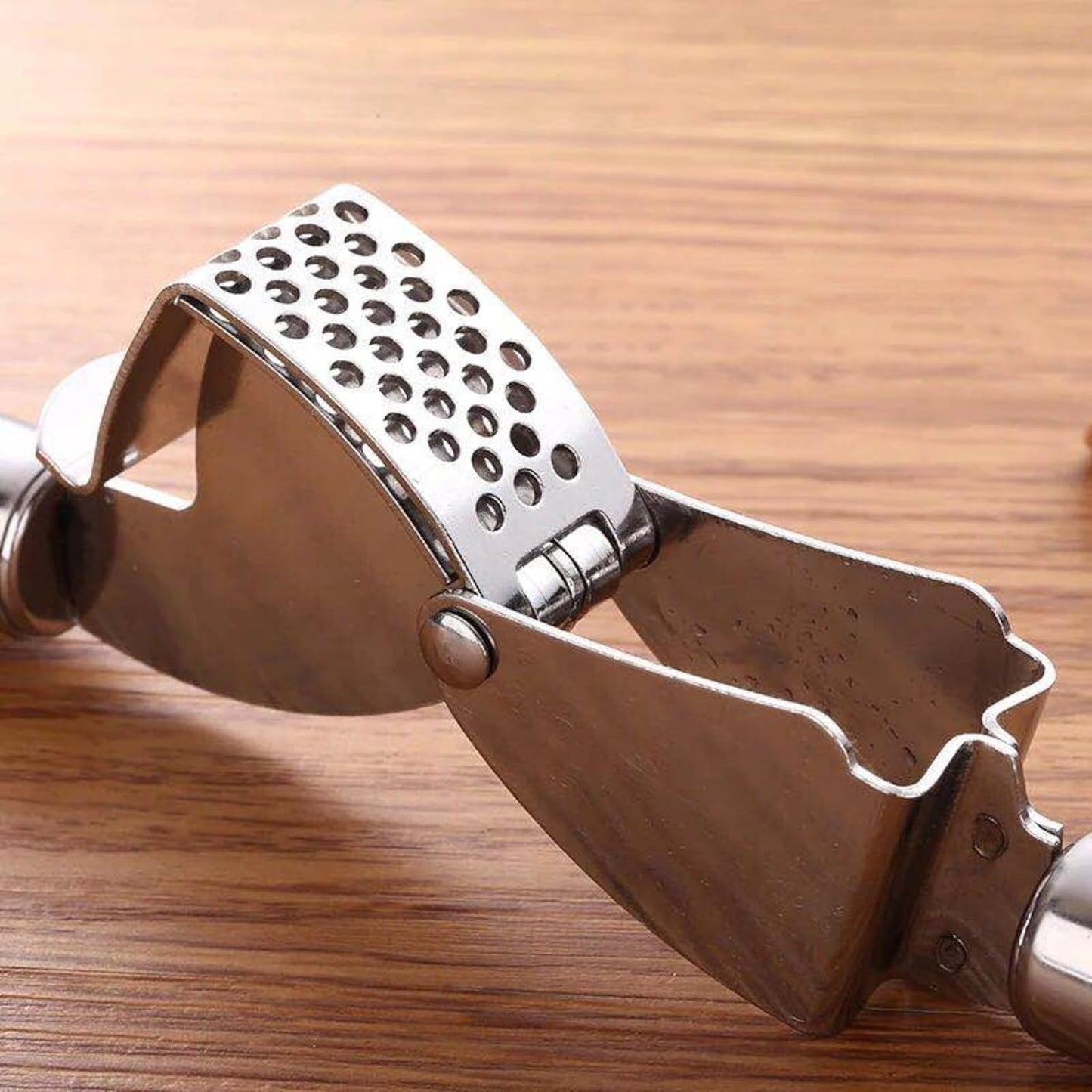 Generic Premium Garlic Press Set - Rust proof, dishwasher safe, easy-squeeze, ergonomic handle (Stainless steel "" Silver""), Standerd, STGPM-1