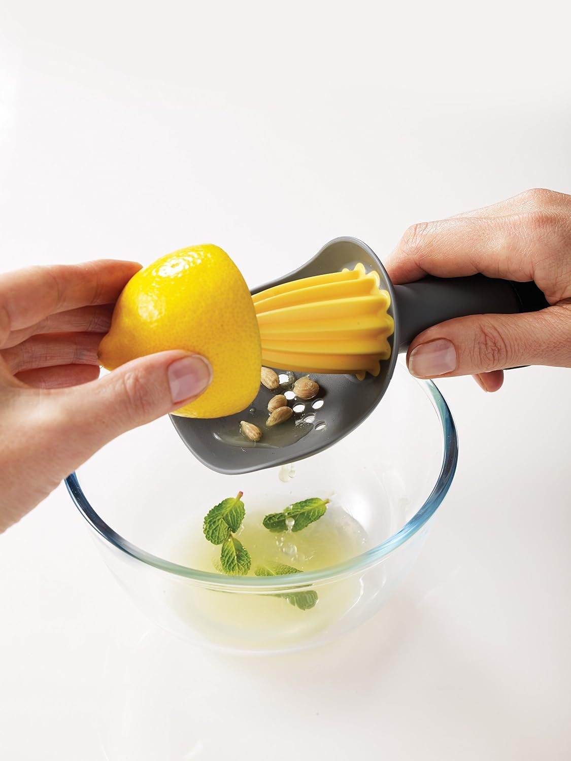 Citrus Reamer, Lemon Juicer with Seed Catcher