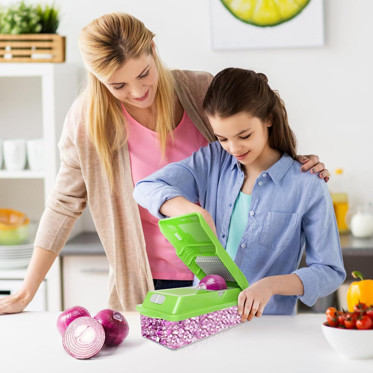 Professional Multifunctional Vegetable Chopper Pro Food Chopper with Food Storage Containers, Mandoline Slicer Onion Dicer Fruit Cutter, Kitchen Gadgets and Home Essentials(7 in 1, Black)