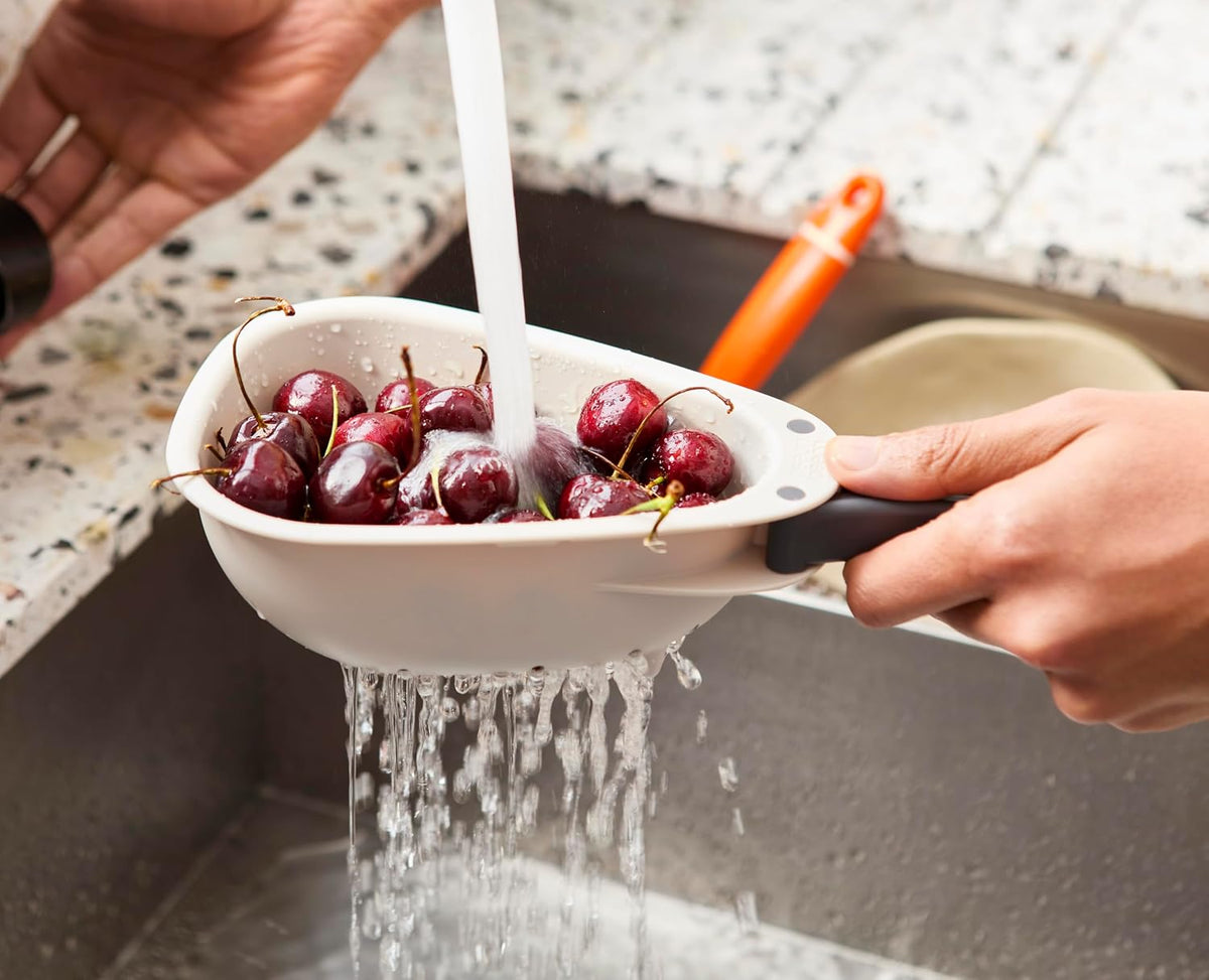 Droplet Compact Colander with Folding Handles, Space-Saving Design, Easy-Pour Corners, for Draining Vegetables, Pasta, Fruits
