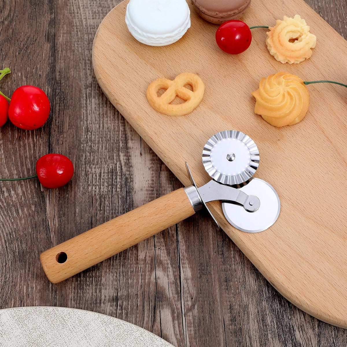 Pasta Wheel Cutter, Double Fluted Pastry Cutter Wheel,Double-Blade Ravioli Cutters,Stainless Steel Double Roller Dough Cutters with Wooden Handle for Pizza,Ravioli,Cookies