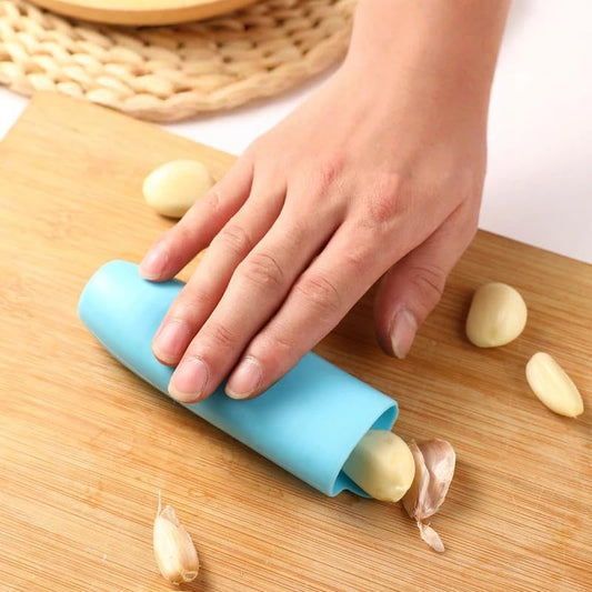 Silicone Garlic Peeler Roller Tube - Effortless Handheld Kitchen Tool for Quick Garlic Skin Removal, Mess-Free Peel in Seconds, Intact Cloves, Odor-Free Hands, BPA-Free, Dishwasher Safe, Random Color