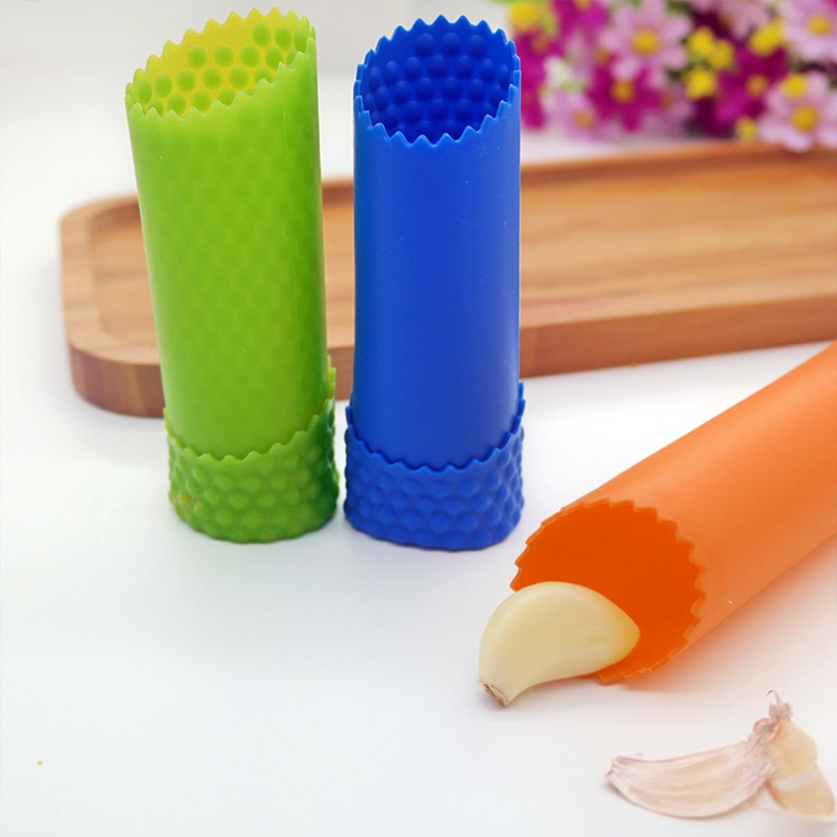 Silicone Garlic Peeler 6 Piece, Garlic Roller, Inner Wall Polka Dot Design, with Hanging Holes, Easy to Operate and Dishwasher Safe.