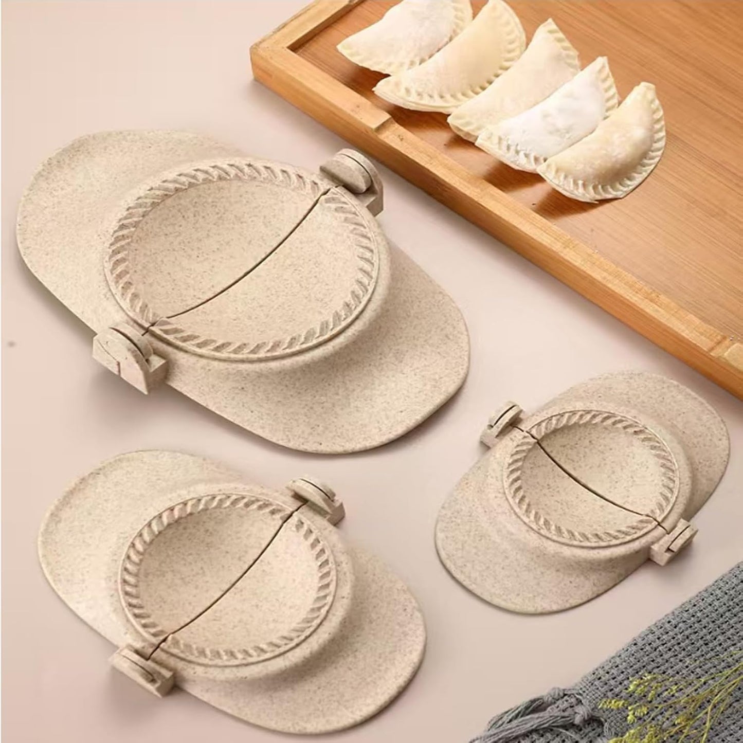 Dumpling Maker, Empanada Maker Press Multiple Size Dumpling Mold Set with Dough Cutter & Stuffing Spoon, Dumpling Maker Kit for Pierogi Gyoza Ravioli Chinese Dumpling, 3 Sizes (4.2"+3"+2.7")