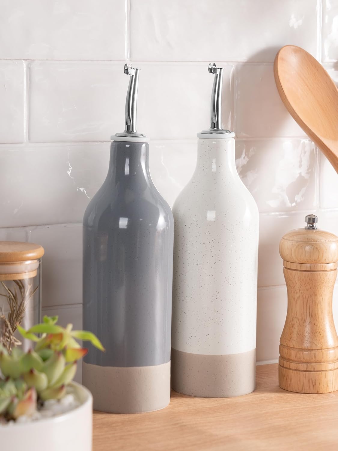16oz Ceramic Oil Dispenser Bottle, 1 Piece, White | Oil Pourer for Kitchen, Equipped with Stainless Steel Pourers, Suitable for Storing Vinegar, Soy Sauce, Coffee Syrup