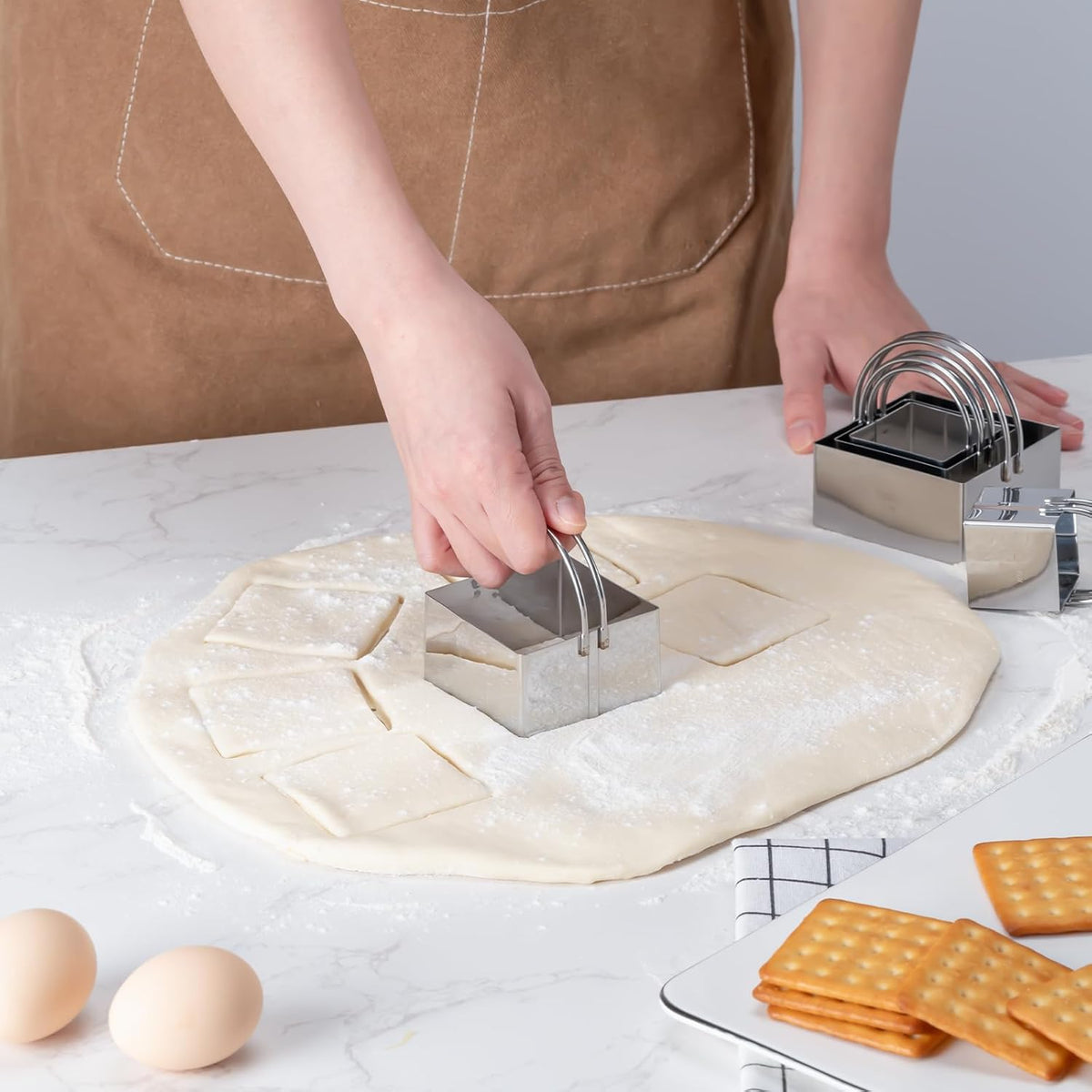 Biscuit Cutter Set, Round Cookie Cutters with Handle | 5 Pieces Stainless Steel Circle Professional Baking Dough Tools for Cake