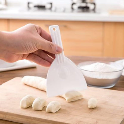 2 Pcs Plastic Handle Scrapers Cake Cream Spatula Dough Pastry Pizza Cutter Baking Food Scrappers for Home Kitchen