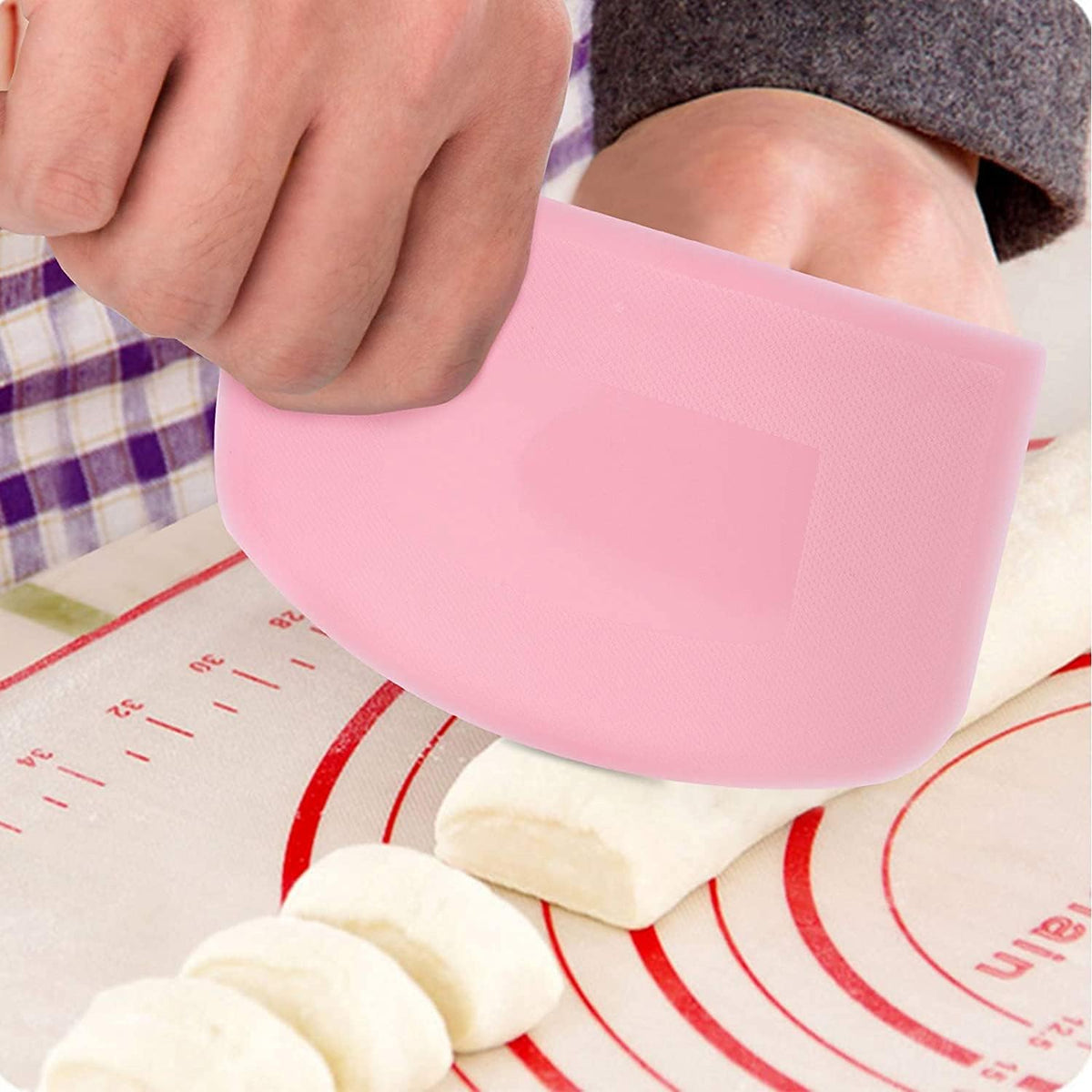 2 Pieces 12 x 9.5 cm Pastry Horn – Plastic Dough Scraper for Kitchen, Pastry, Pancakes (Pink, White)