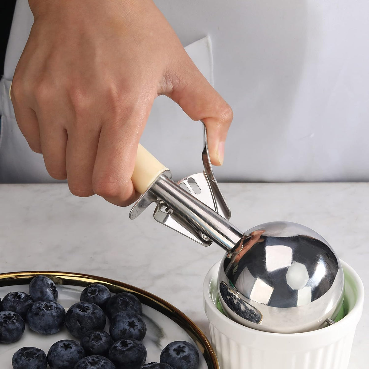 34745 Food Disher/Ice Cream Scoop, Size 6