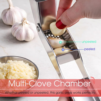Silicone Garlic Peeler Tube Roller with Brush, 2-in-1 Kitchen Gadget Set, Measuring Spoon with Cleaning Brush (5ml & 3ml) and Silicone Garlic Peeler, Easy-Clean Kitchen Utensils with Hanging Loops