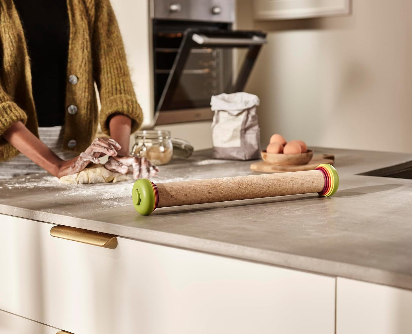 PrecisionPin - Rolling Pin with adjustable pastry thickness, Baking and dough rollers, Beech Wood, Pastel Blue
