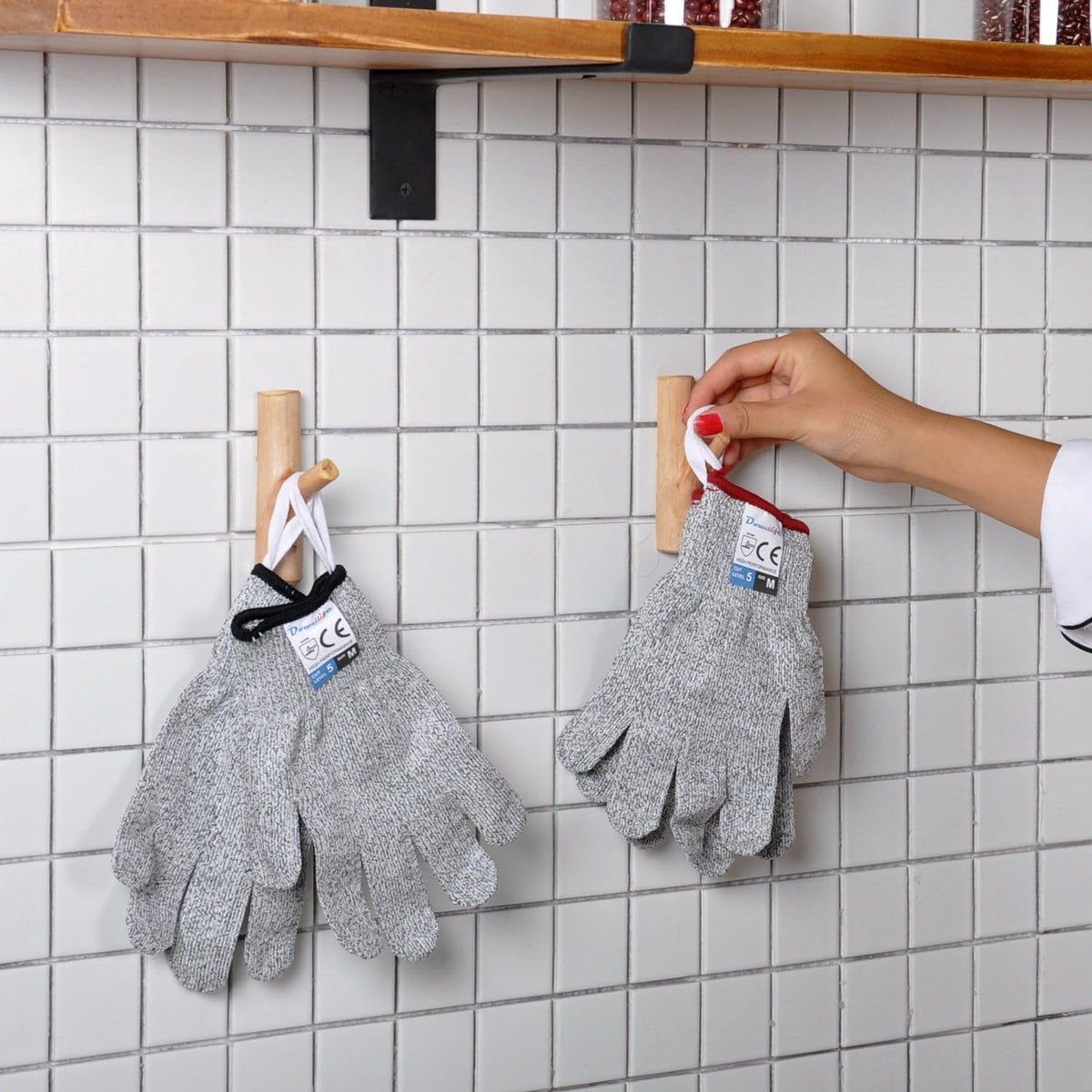 Cut Resistant Gloves Food Grade Level 5 Protection, Safety Kitchen Cut Gloves for Chef Oyster Shucking Mandolin Knife Butcher Meat Cutting