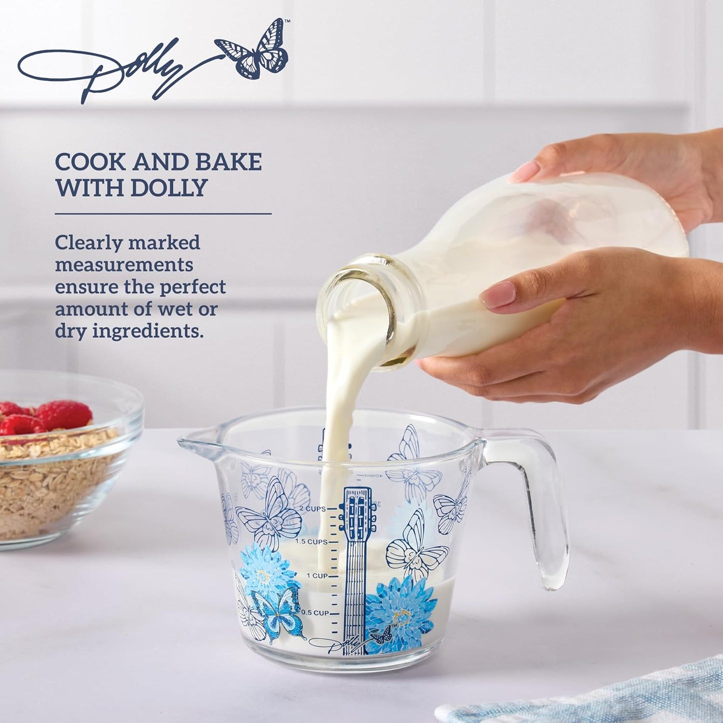 Glass Measuring Cup, Easy-Read Markings, Spout and Handle, Oven and Dishwasher Safe, 2 Cup