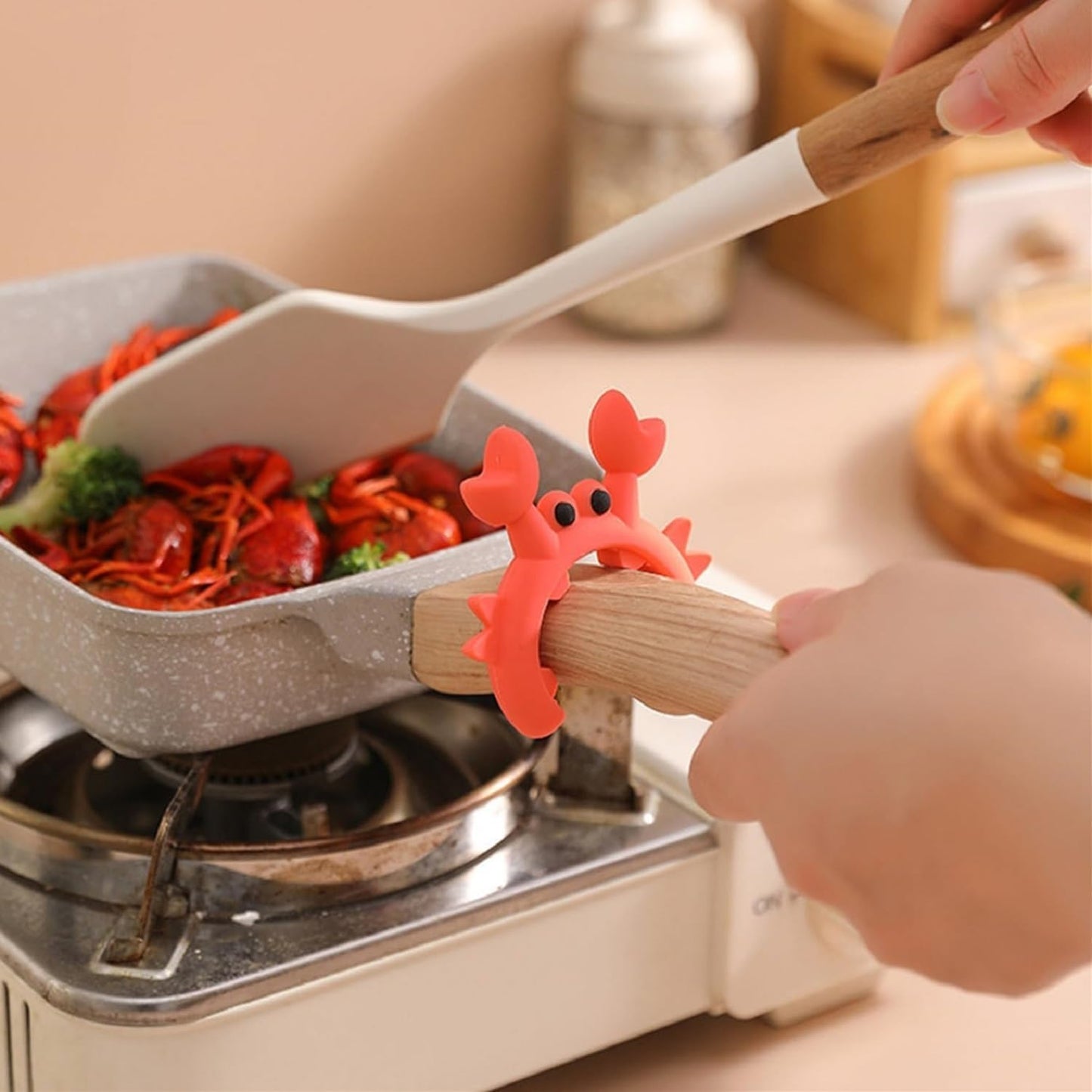 4 Pcs Crab Spatula Holder, Crab Spoon Holder for Pot, Crab Utensil Rest, Creative Crab Shaped Spatula Rack, Silicone Multifunctional Cute Crab Spatula Holder Anti-overflow Clip (Mixed Colors)