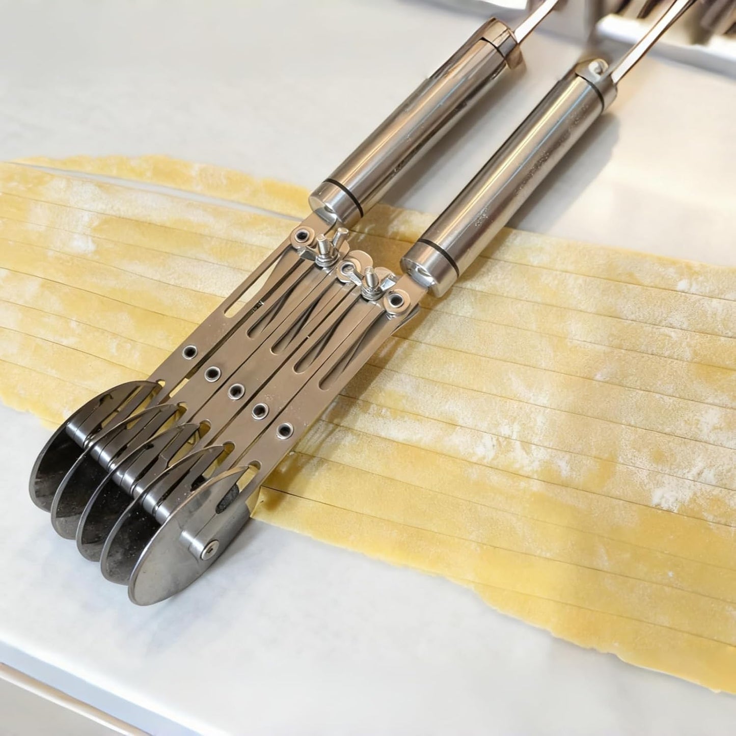 Wheel Pastry Cutter, Adjustable Pasta Cutter with Handle, Stainless Steel Dough Slicer for Noodles, Pizza, Brownies, Pie Crust, Multi-Tool for Baking & Cooking (3 Roller)