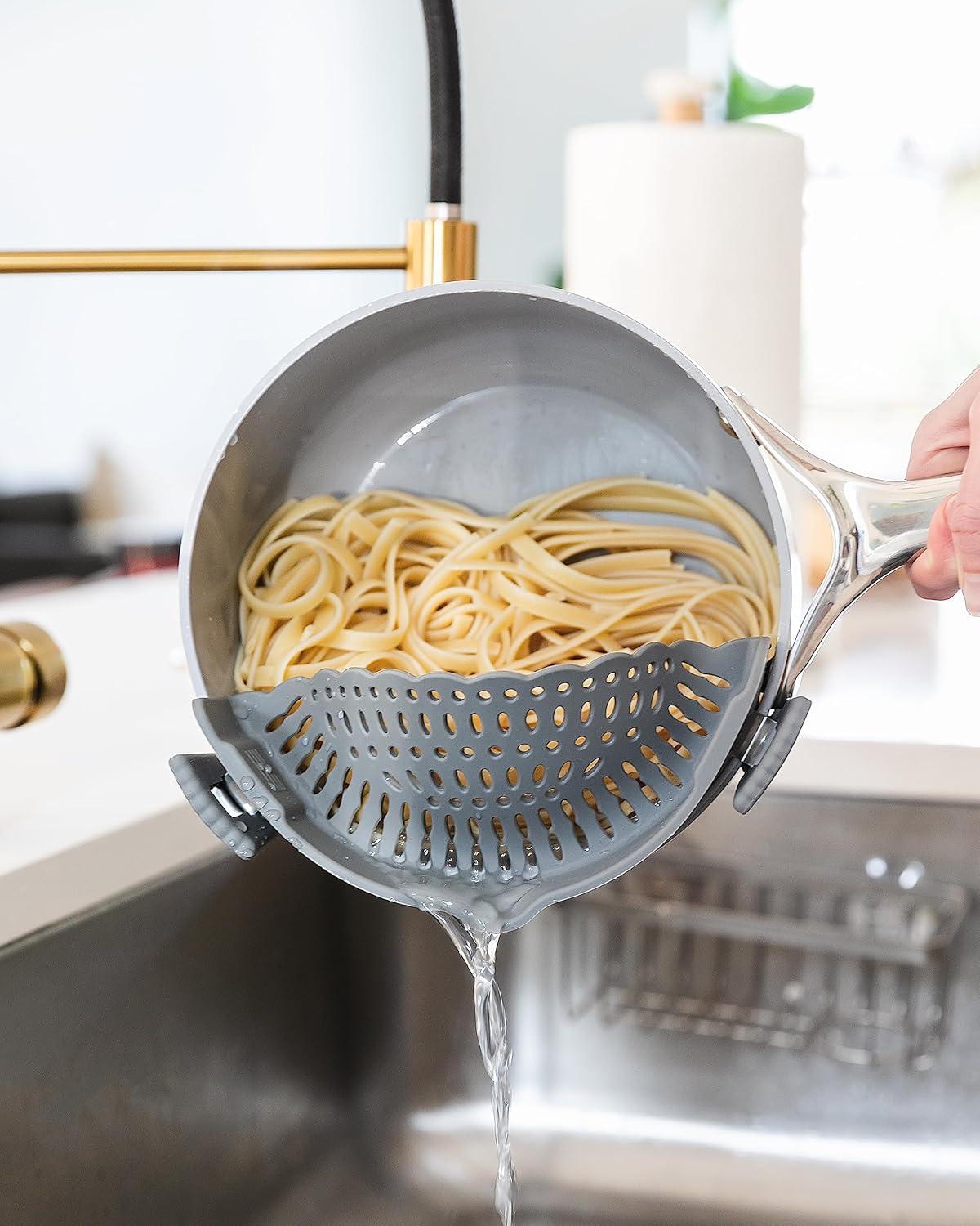 Clip on Silicone Strainer, Colander Fit Most Pots, Pans, Bowls, Ideal for Pasta, Vegetables, Fruit, Non-Toxic, BPA Free, 2 Pack, Green, Gray