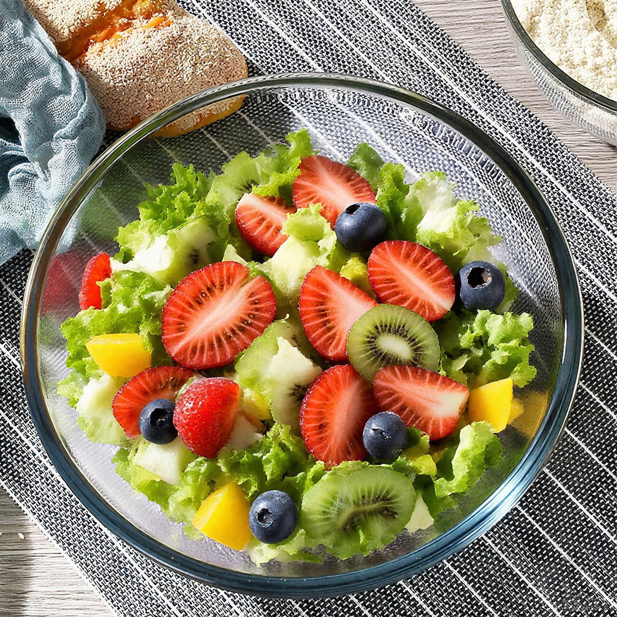 4.7 Qt Extra Large Glass Mixing Bowls, Clear Glass Bowl with Lid, Big Salad Bowl for Salad Fruit Bread Storage (4.7qt)