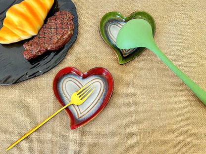 Ceramic Spoon Rest for Stove Top, Heart Cute Spoon Rest for Kitchen Counter, Cooking Spoon Holder for Kitchen Counter, Utensil Rest Spatula Rest Ladle Holder Tong Rest (Retro Red)