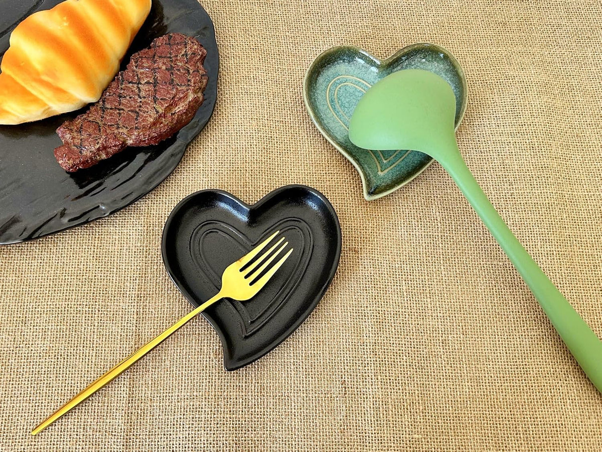 Ceramic Spoon Rest for Stove Top, Heart Cute Spoon Rest for Kitchen Counter, Cooking Spoon Holder for Kitchen Counter, Utensil Rest Spatula Rest Ladle Holder Tong Rest (Retro Red)