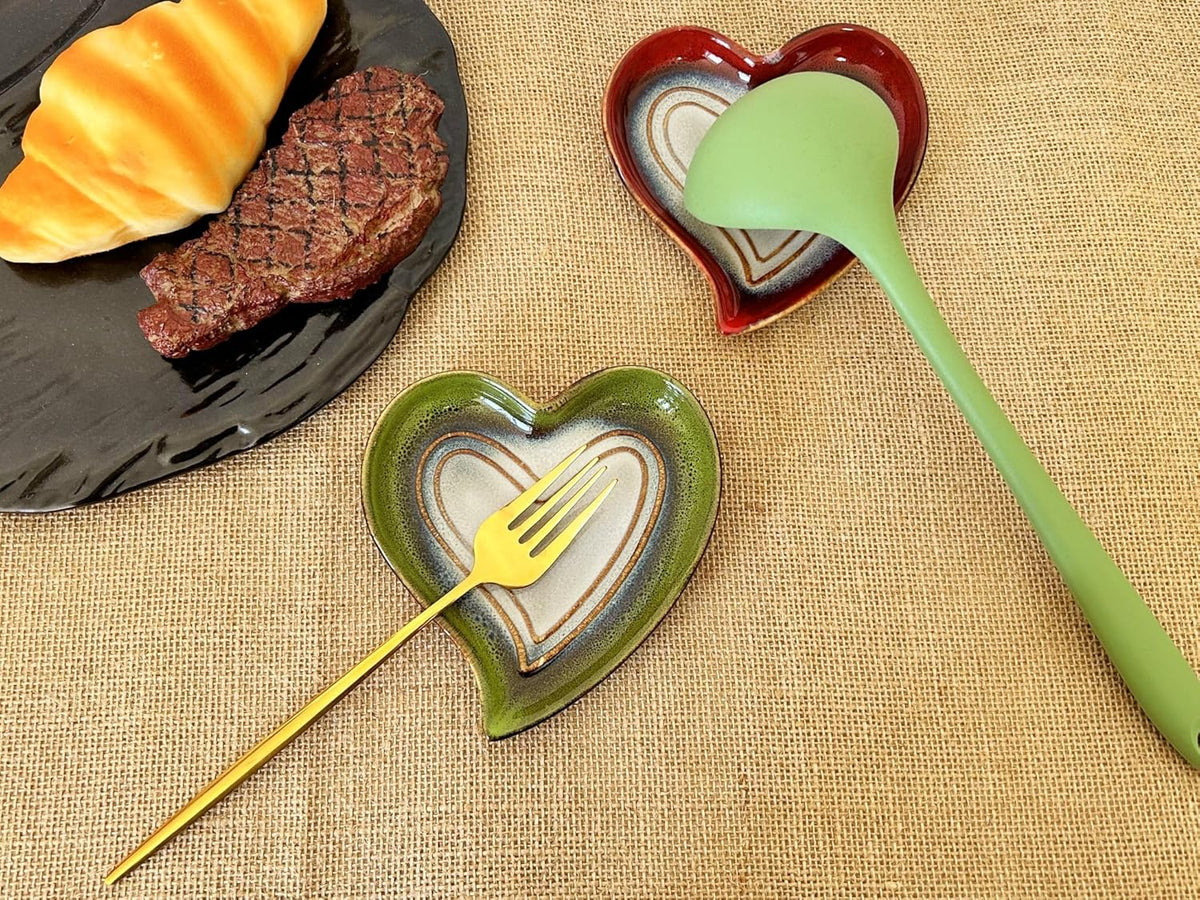 Ceramic Spoon Rest for Stove Top, Heart Cute Spoon Rest for Kitchen Counter, Cooking Spoon Holder for Kitchen Counter, Utensil Rest Spatula Rest Ladle Holder Tong Rest (Retro Red)
