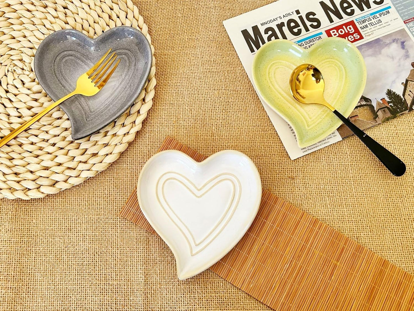 Ceramic Spoon Rest for Stove Top, Heart Cute Spoon Rest for Kitchen Counter, Cooking Spoon Holder for Kitchen Counter, Utensil Rest Spatula Rest Ladle Holder Tong Rest (Retro Red)