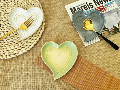 Ceramic Spoon Rest for Stove Top, Heart Cute Spoon Rest for Kitchen Counter, Cooking Spoon Holder for Kitchen Counter, Utensil Rest Spatula Rest Ladle Holder Tong Rest (Retro Red)