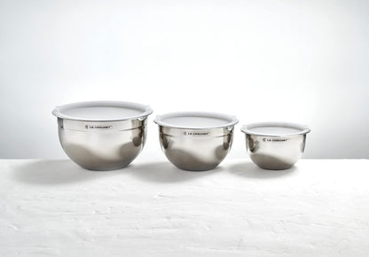 Set of 3 Nested Mixing Bowls w/Nonslip Silicone Base & Plastic Air Tight Lids