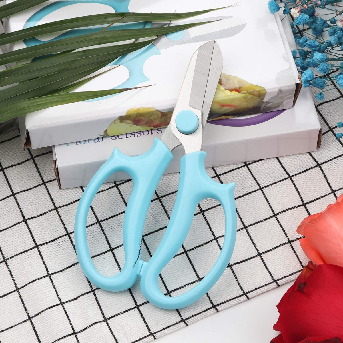 Garden Pruning Shears Scissors with Comfort Grip Handle, Premium Steel Professional Floral Scissors, Perfect for Arranging Flowers, Pruning, Trimming Plants, Gardening Tool (Pink)