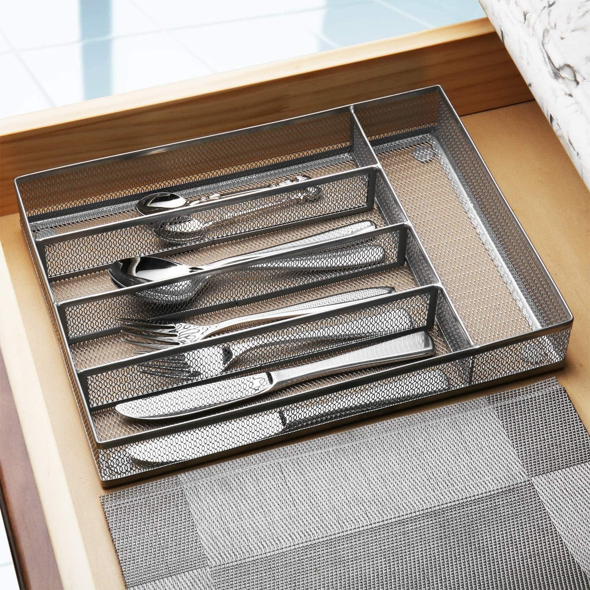 Utensil Drawer Organizer, Cutlery Tray Silverware Flatware Storage Divider for Kitchen, Mesh Wire with Non-slip Foam Feet, 5 Component, Black