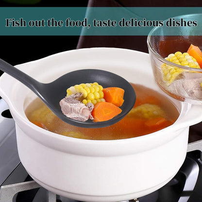 Slotted Spoon, Heatproof Skimmer Strainer Slotted Spoon, Seamless One-Piece Non-Stick Cooking Silicone Scoop Ladle with Ergonomic Handle for Filter Vegetable, Pasta and More (Black)