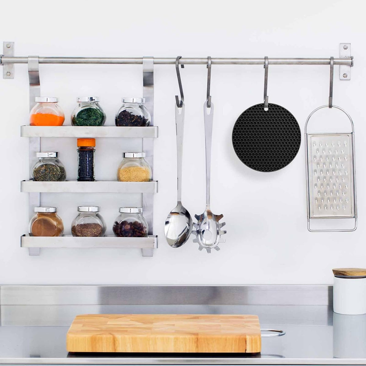 Silicone Trivet Mat — Heat Resistant 446°F Pot Holders for Hot Dishes, Non-Slip Hot Pads for Quartz & Granite Countertops, Multipurpose Kitchen Trivets, Black