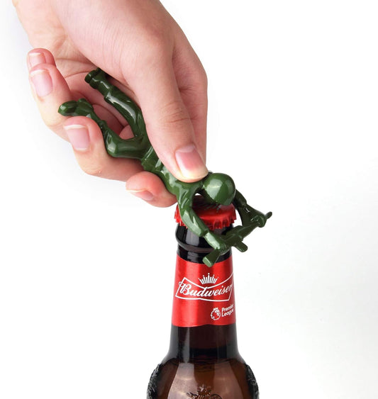 2pc-Creative 3D Army Man Bottle Opener,Unique Easy Opening Bottle Opener for Beer and beverage （Green ）