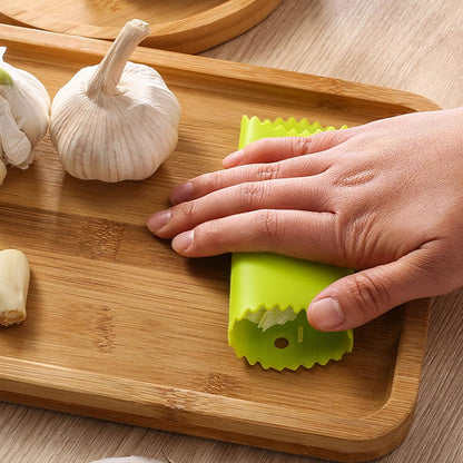 Garlic Peeler, 13 X 3.5cm Silicone Portable Garlic Peeler Roller, Garlic Peeler Skin Remover, Garlic Tube Rollers Skin Remover, Garlic Roller, Green Kitchen Tool