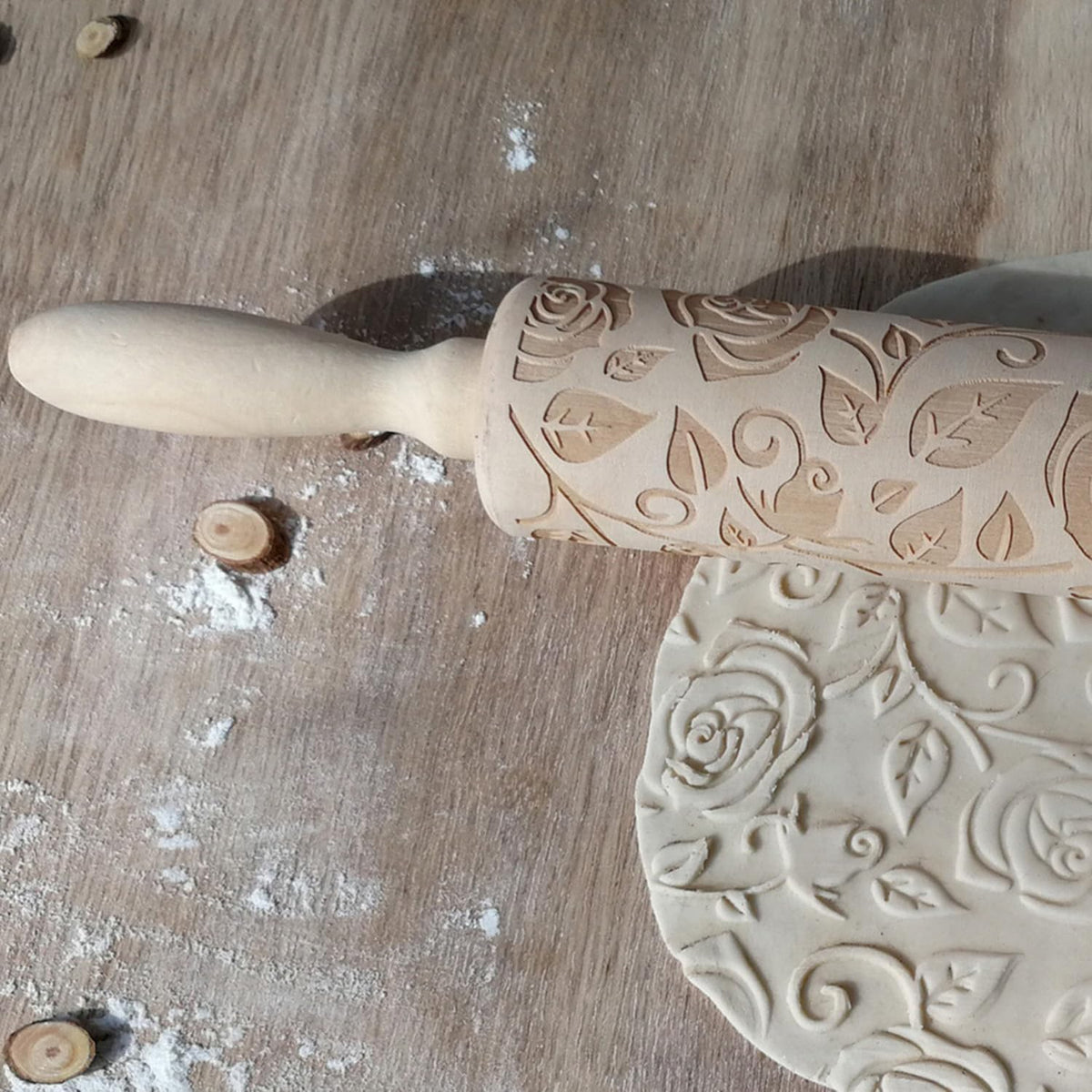 Wooden Embossed Rolling Pin for Baking, Rose Flower Embossed Engraved Carved Rolling Pin, Wooden Roll Pin Laser Engraved Rolling Pin DIY Tool for Making Cookie Dough Crusts Pies Pastry