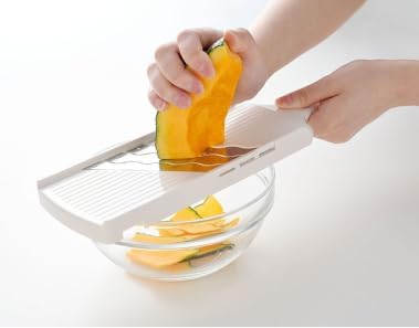 Arnest Handheld Mandoline Slicer for Kitchen, Wavy Blade Veggie Slicer - Comes with Safety Grip, Made in Japan