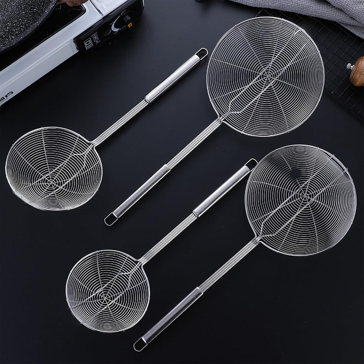 Stainless Steel Spider Skimmer, Set of 2 Professional Kitchen Pasta Strainer Spoon with Long Handle (L17 x D7.5 and L15.7 x D6)