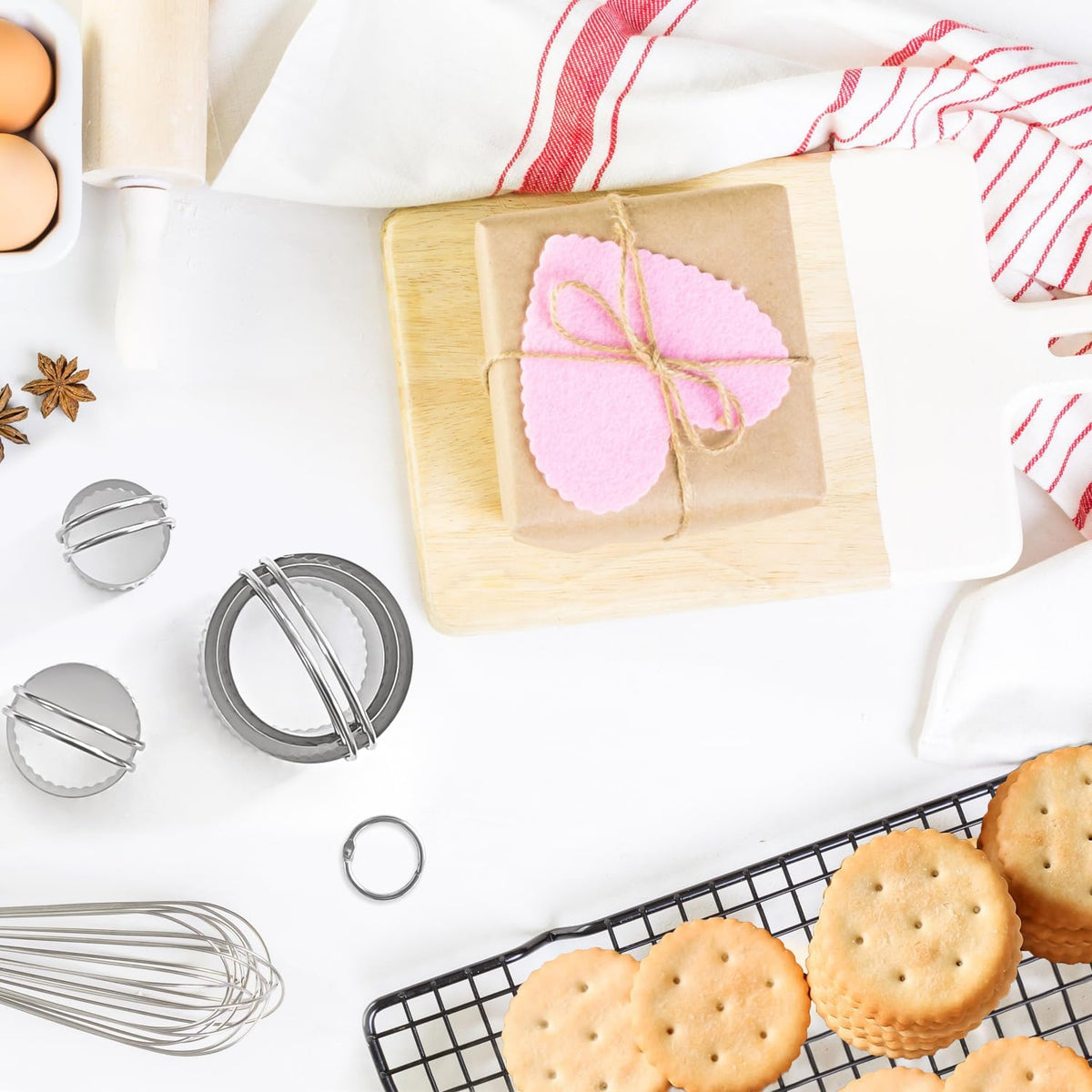 5 Pieces Biscuit Cutter with Handle, Stainless Steel Baking Essential Tool for Effortless Square Cookie Shaping,Pastry,Cake Decoration Creation–Precise Cut Utensil for Dumpling,Scone, Donut
