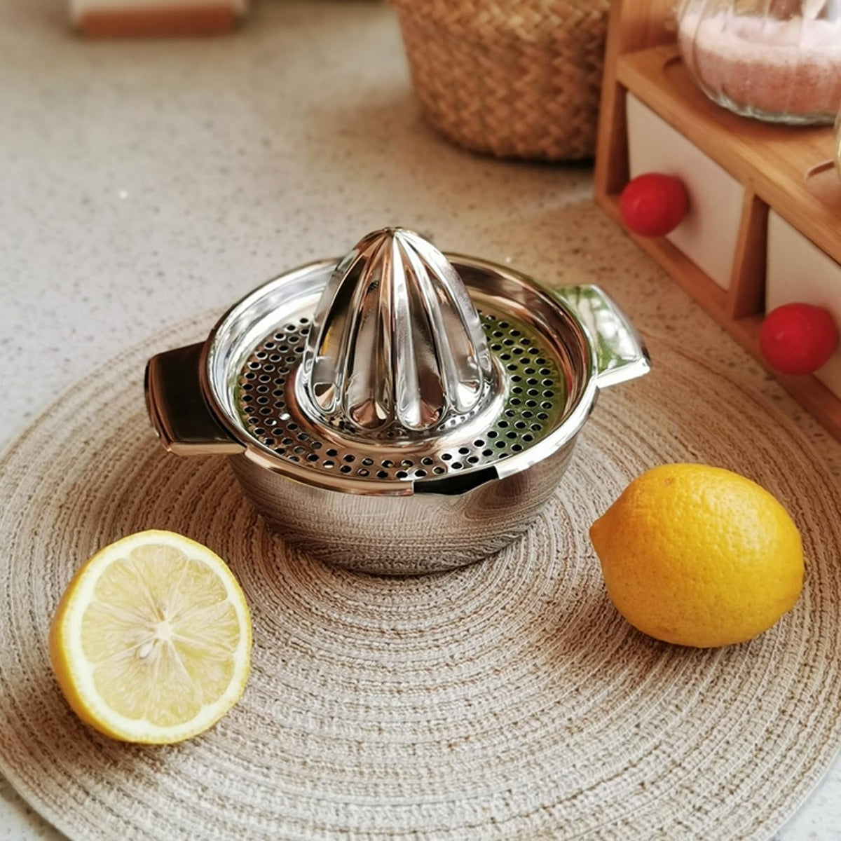 Lemon Orange Squeezer, Manual Juicer Stainless Steel Citrus Juicer Hand Press Lemon Squeezer with Bowl Juicer Strainer