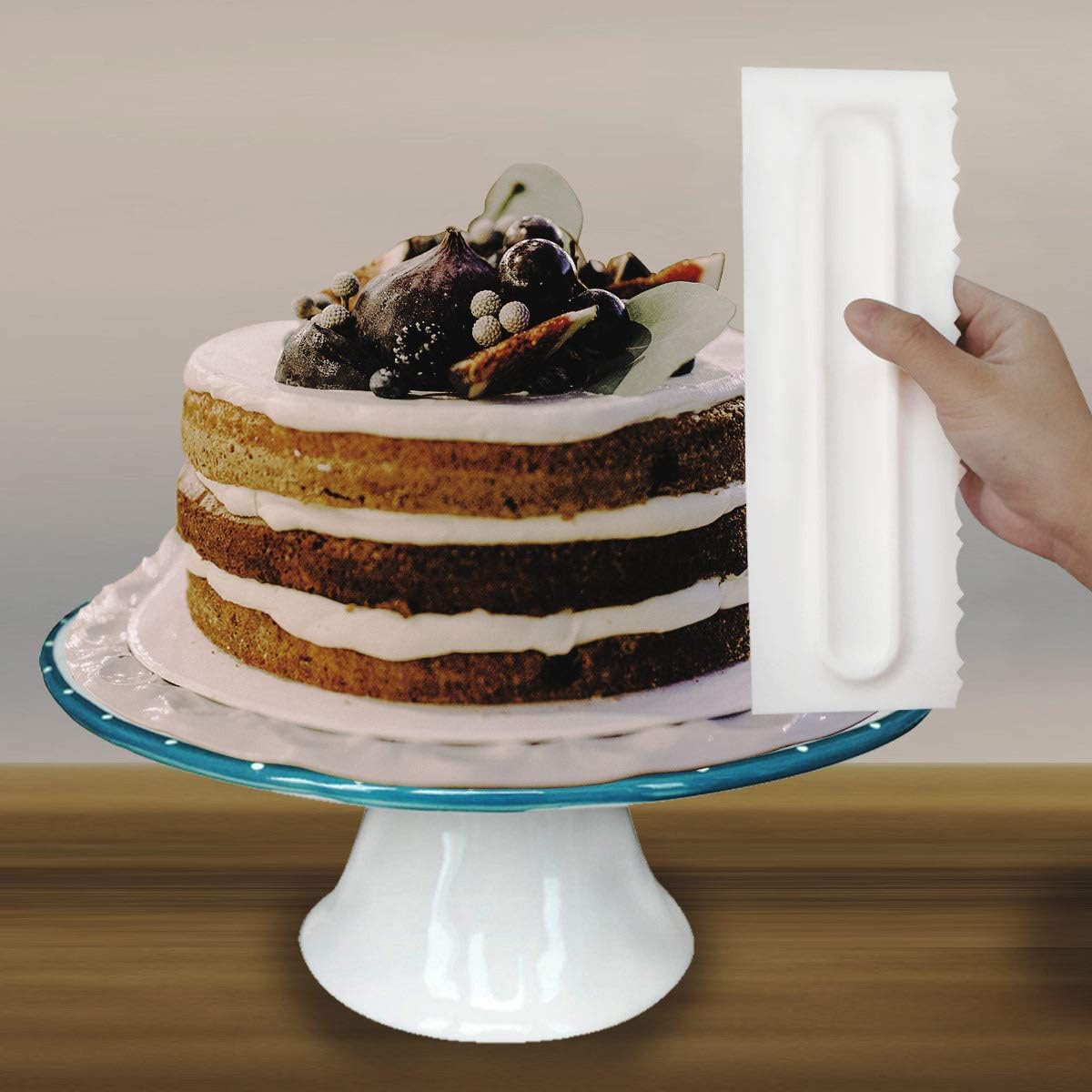 Cake Scraper Set Decorating Comb and Icing Smoother Tool Mousse Butter Cream Cake Edge DIY Tool Plastic Sawtooth Cake Scraper Icing Smoother Comb Set Kitchen Baking Tools Christmas Gift (4 Pack)