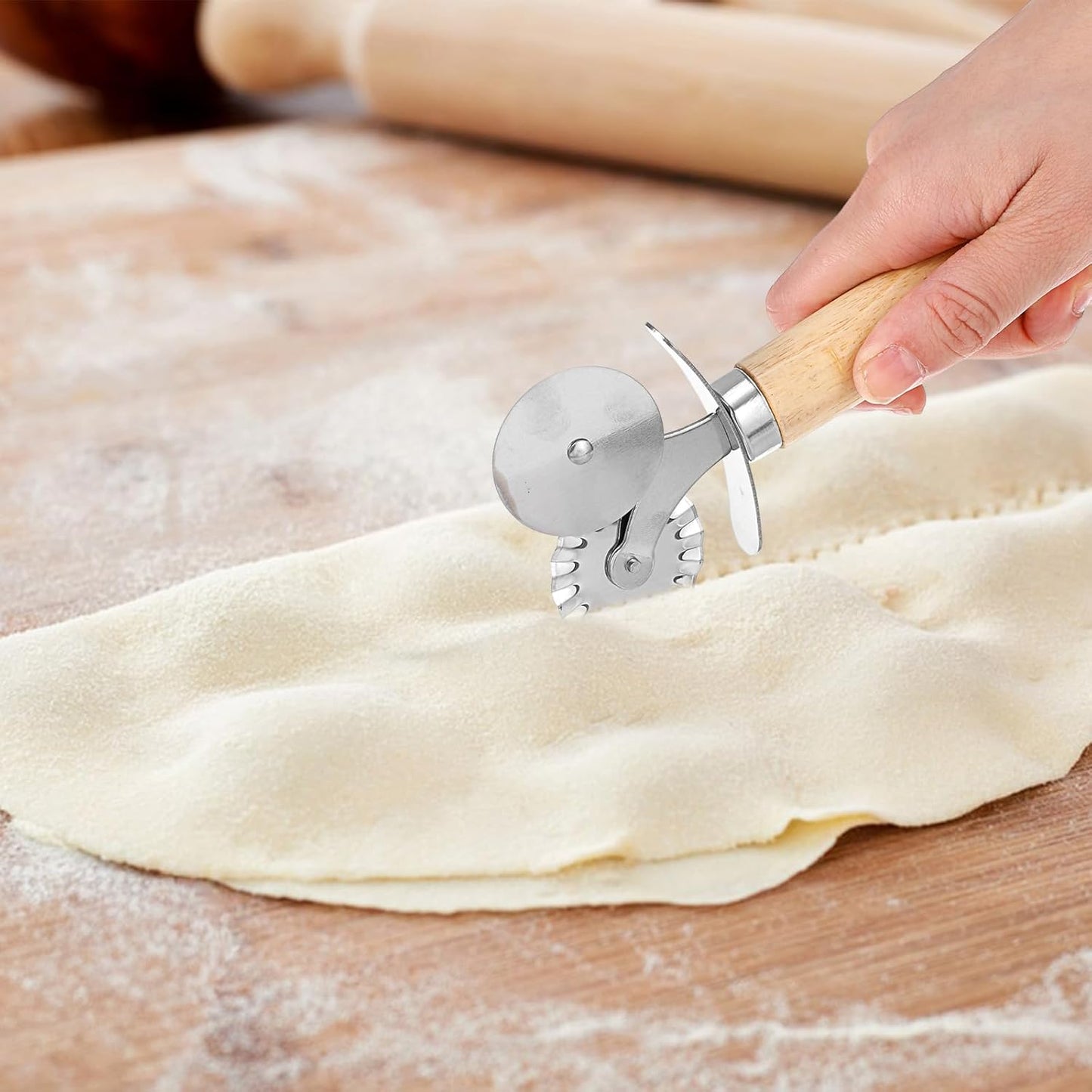 Double Wheel Fluted Pastry Cutter Roller Ravioli Pasta Crinkle Pizza Cutters Crimper Wheel with Wooden Handle for Dumpling Lace Dough Noodle Cookie, Food Cutting Tool for Home and Kitchen Use