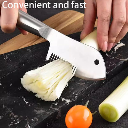 Stainless Steel Multi-Purpose Julienne Peeler, Portable Handheld Vegetable Shredder, Kitchen Tools for Quick Shredding, Comfortable Handle, Easy to Store, for Vegetables, Fruits, etc (1)