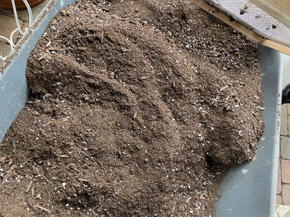 Soil Sifter Metal Dirt Sifter 3/8" Mesh Screen with Wire Mesh Multi-Purpose Garden Sifter Rock Sifter Compost Sifter for Gardening (16.7 x 12.8 inch)