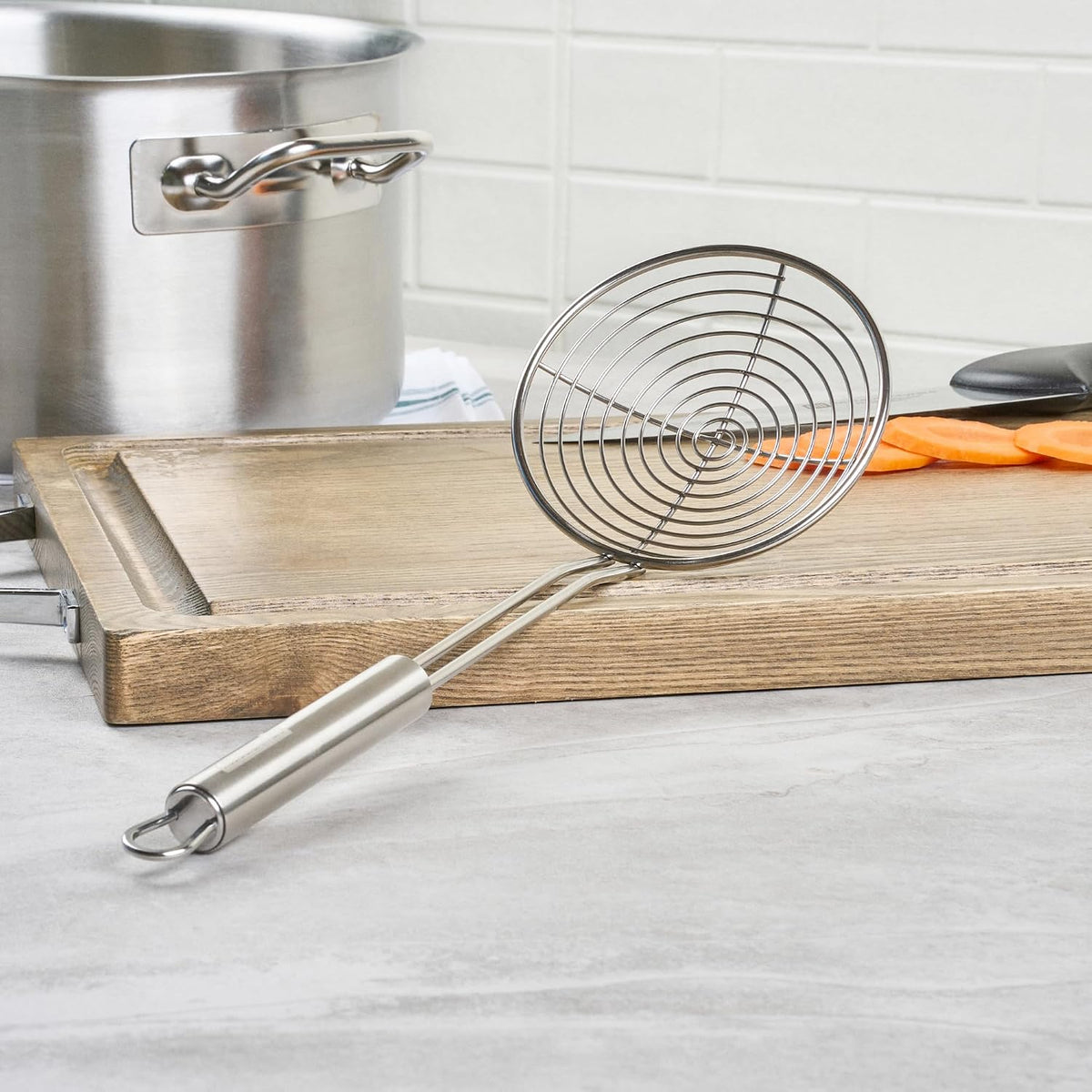 Stainless Steel Spider Skimmer - German Standard Wire Skimmer with Ergonomic Handle, Dishwasher Safe - Wire Strainer Pasta Spoon for Cooking & Frying