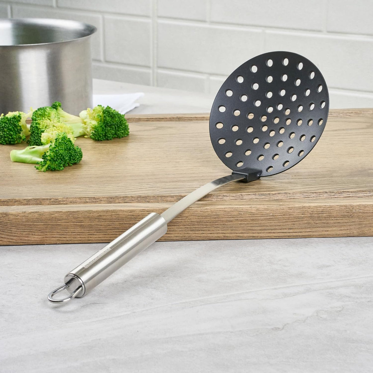 Stainless Steel Spider Skimmer - German Standard Wire Skimmer with Ergonomic Handle, Dishwasher Safe - Wire Strainer Pasta Spoon for Cooking & Frying