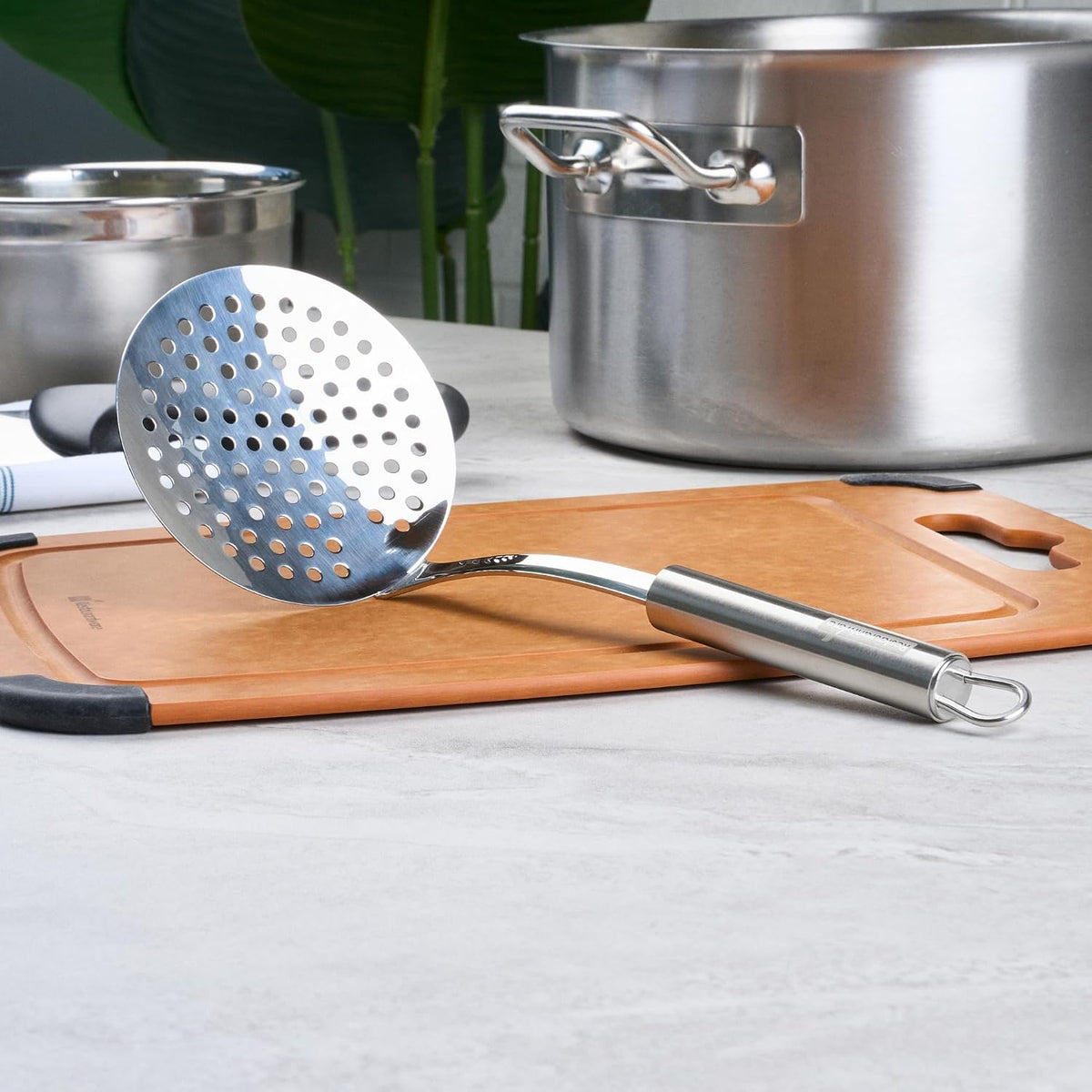 Stainless Steel Spider Skimmer - German Standard Wire Skimmer with Ergonomic Handle, Dishwasher Safe - Wire Strainer Pasta Spoon for Cooking & Frying
